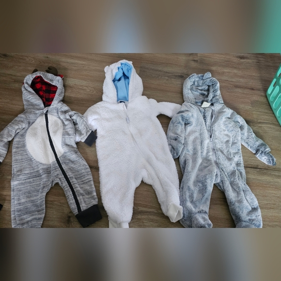 Zip up outfits and snow suits - Picture 2 of 2